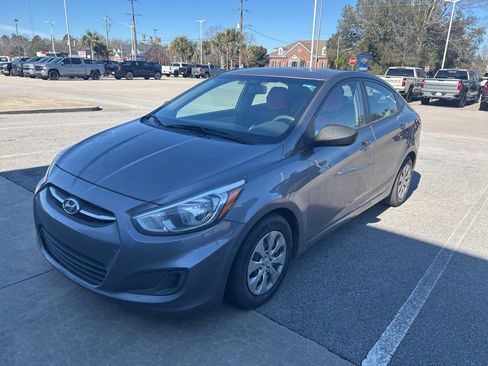 Used 2015 Hyundai Accent GLS image 1