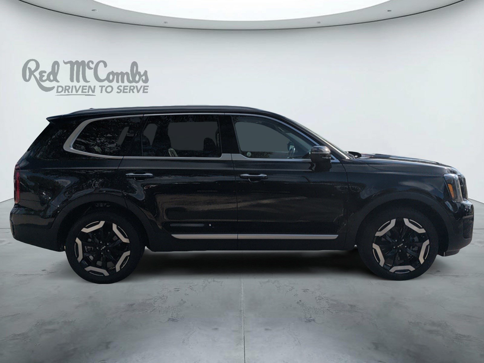 Used 2025 Kia Telluride S FWD image 4