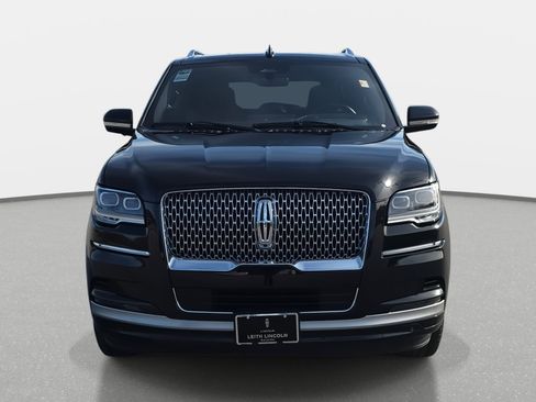 Used 2024 Lincoln Navigator Reserve image 2