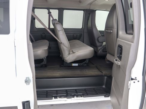 Used 2018 Chevrolet Express 3500 LT w/ LT Preferred Equipment Group RWD image 13