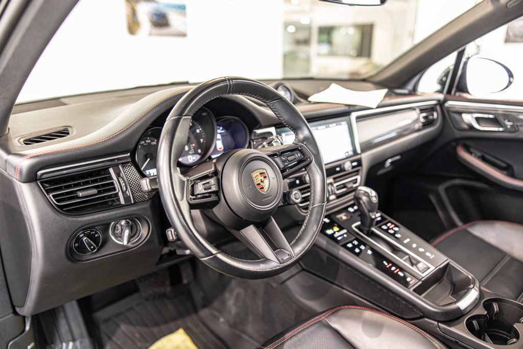 Used 2023 Porsche Macan GTS w/ Sport Chrono Package AWD/4WD image 20