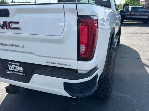 Used 2023 GMC Sierra 3500 Denali w/ Denali Ultimate Package AWD/4WD image 11