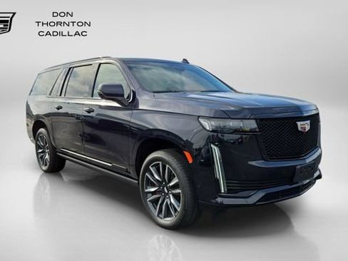 Used 2023 Cadillac Escalade ESV Sport Platinum w/ LPO, Floor Liner Package AWD/4WD image 7