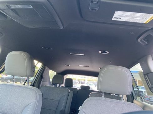Used 2024 Chevrolet Traverse LT FWD image 29