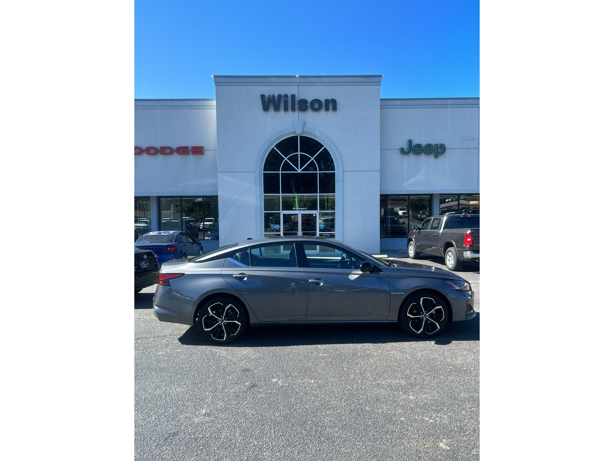 Used 2026 Nissan Altima 2.5 SR FWD image 1