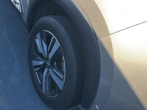 Used 2023 Nissan Rogue SL w/ SL Premium Package image 10