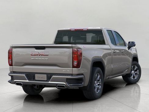 Used 2026 GMC Sierra 1500 SLE AWD/4WD image 4