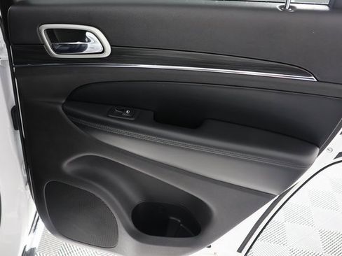 Used 2021 Jeep Grand Cherokee Limited image 27