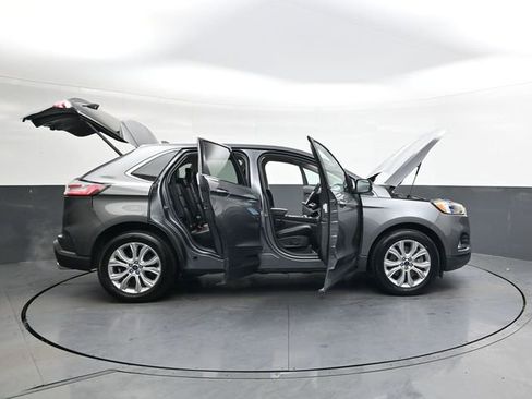 Used 2022 Ford Edge Titanium w/ Equipment Group 301A image 43