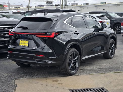 Used 2025 Lexus NX 450h+ AWD w/ Luxury Package image 5