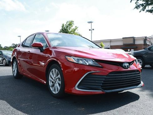 Used 2024 Toyota Camry LE w/ Convenience Package FWD image 3