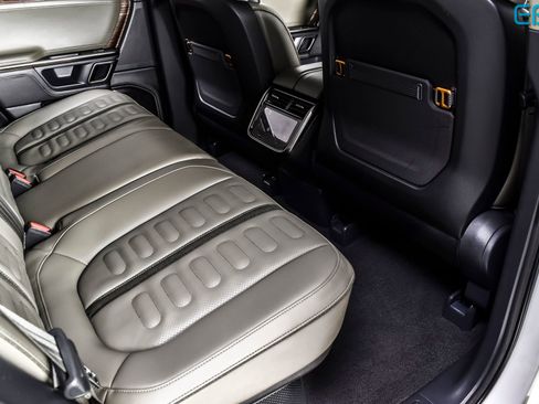 Used 2022 Rivian R1T Adventure AWD/4WD image 21