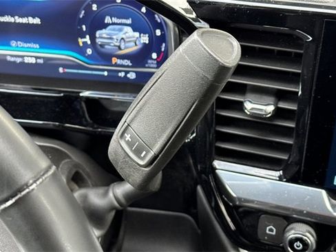 Used 2025 Chevrolet Silverado 1500 LT image 32