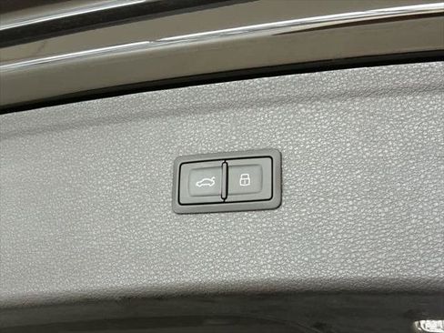 Certified 2025 Audi Q5 2.0T Premium Plus image 25