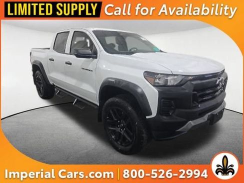 Used 2025 Chevrolet Colorado Trail Boss AWD/4WD image 1