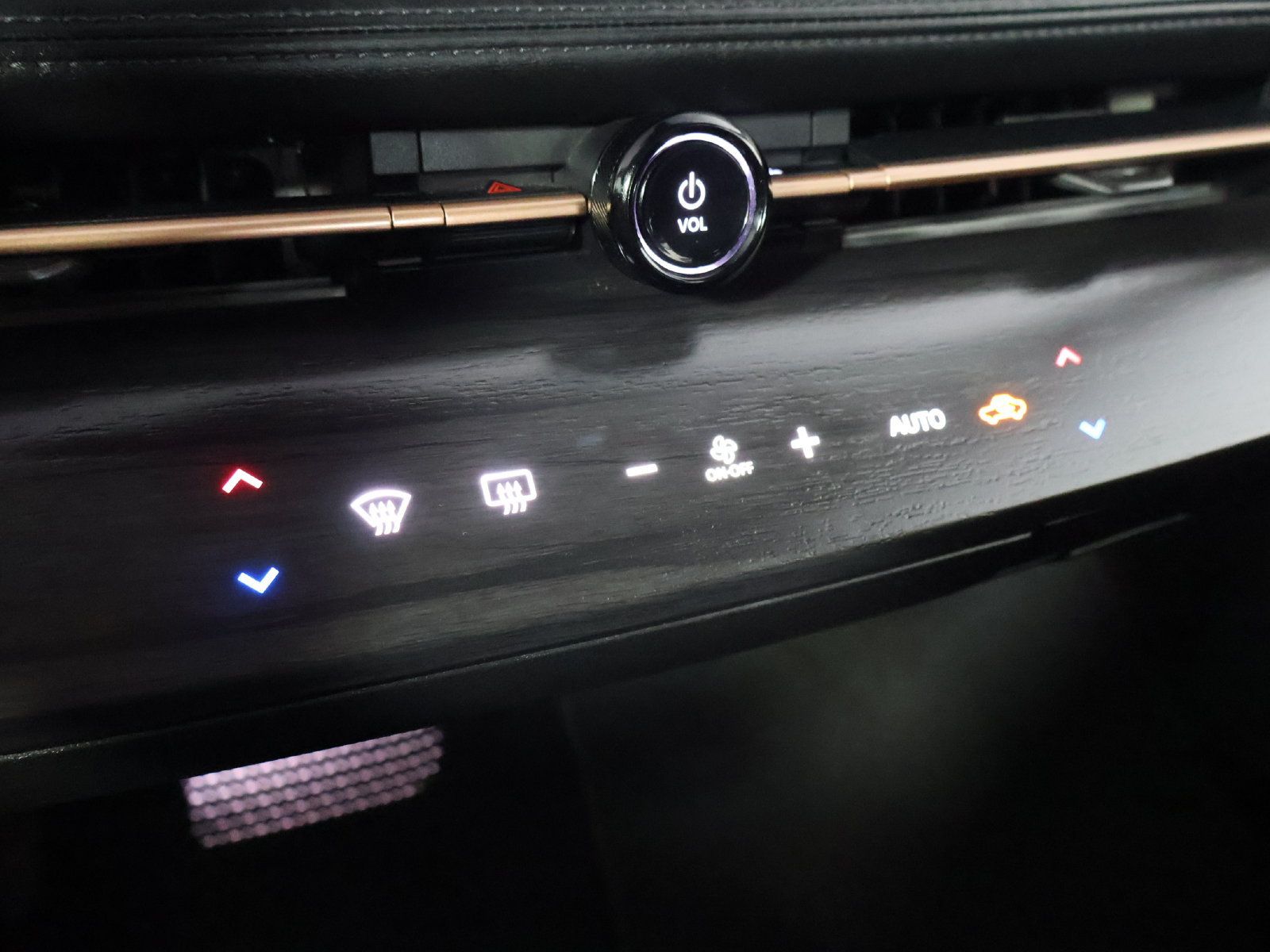 Used 2023 Nissan Ariya AWD image 37