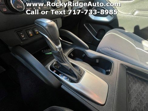 Used 2023 Nissan Frontier SV w/ SV Convenience Package image 15