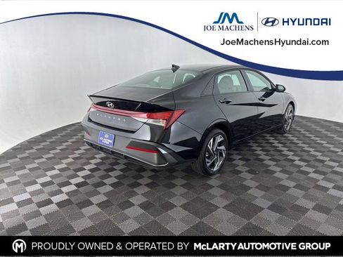 Certified 2025 Hyundai Elantra Sport image 6