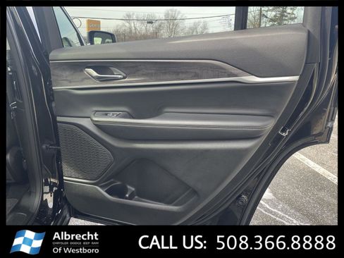 Used 2024 Jeep Grand Cherokee L Limited image 20