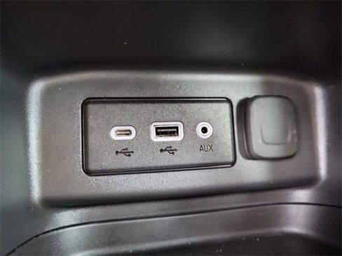 Used 2024 Chevrolet Equinox LS image 24