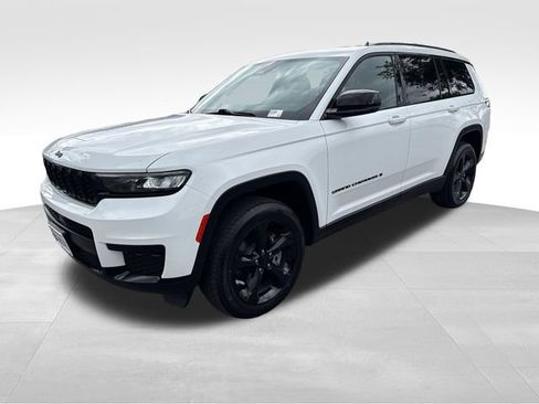 Used 2023 Jeep Grand Cherokee L Laredo AWD/4WD image 2