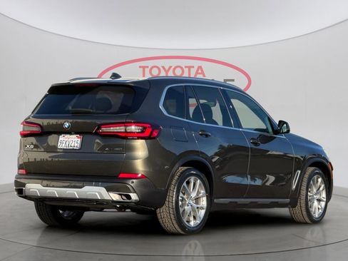 Used 2023 BMW X5 xDrive40i w/ Premium Package image 3