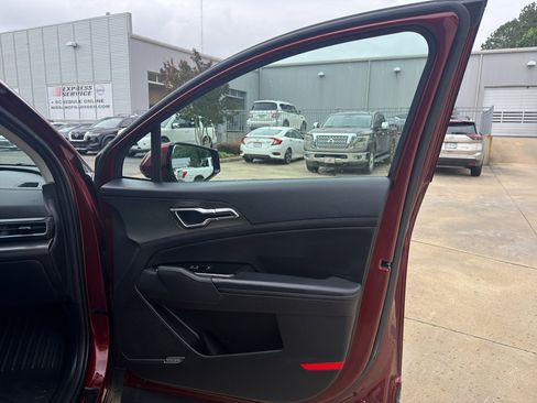 Used 2024 Kia Sportage SX FWD image 19