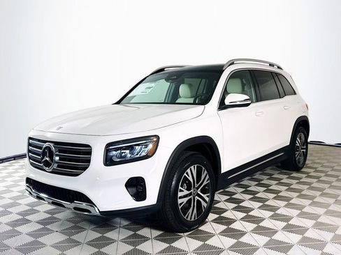 New 2026 Mercedes-Benz GLB 250 4MATIC image 3