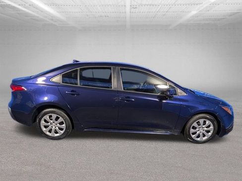 Used 2023 Toyota Corolla LE FWD image 4