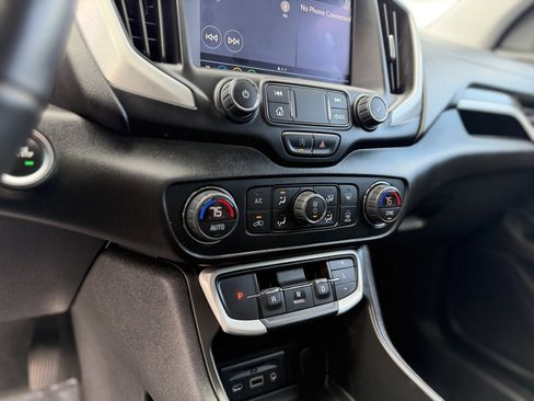 Used 2022 GMC Terrain SLT w/ Tech Package image 17