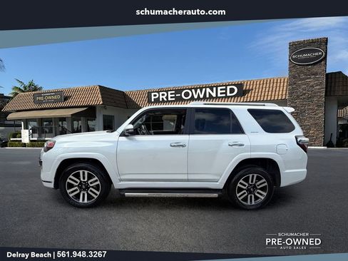 Used 2024 Toyota 4Runner Limited AWD/4WD image 4
