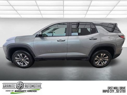 Used 2026 Chevrolet Equinox LT AWD/4WD image 2