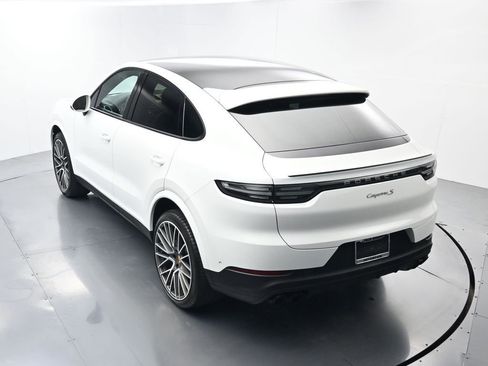 Certified 2023 Porsche Cayenne S image 39