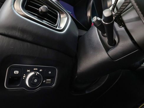 Used 2023 Aston Martin V8 Vantage Coupe image 13