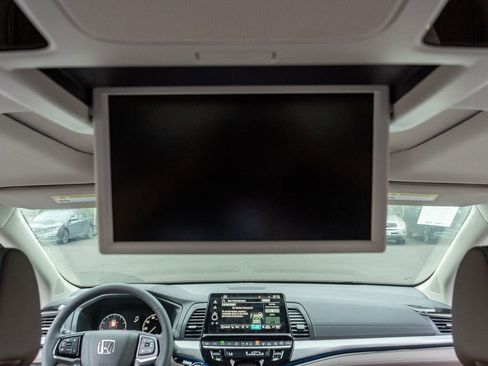 New 2026 Honda Odyssey Touring image 24
