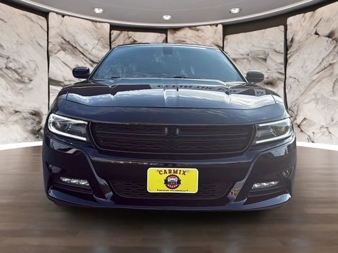 Used 2017 Dodge Charger R/T w/ Plus Group image 3