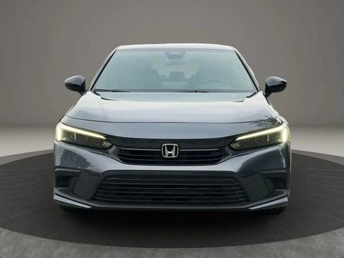 Used 2023 Honda Civic Sport image 2