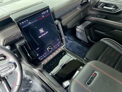 Used 2025 GMC Yukon AT4 Ultimate image 22