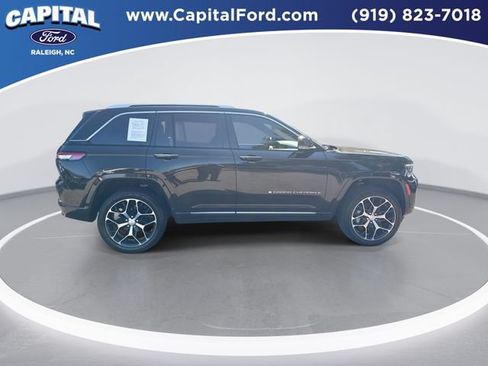 Used 2023 Jeep Grand Cherokee Summit AWD/4WD image 9