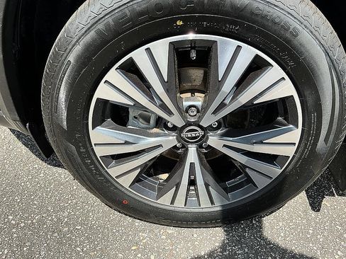 Certified 2023 Nissan Rogue SV image 9