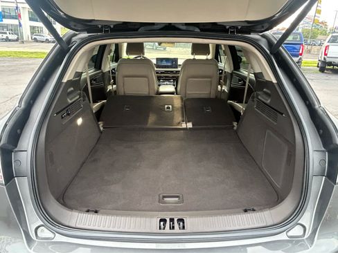 Used 2023 Lincoln Nautilus FWD image 7