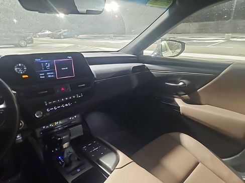 Used 2022 Lexus ES 250 w/ Premium Package image 10