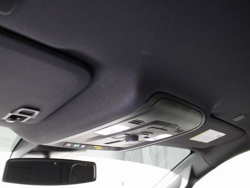 Used 2024 GMC Yukon XL SLT w/ SLT Luxury Package image 27