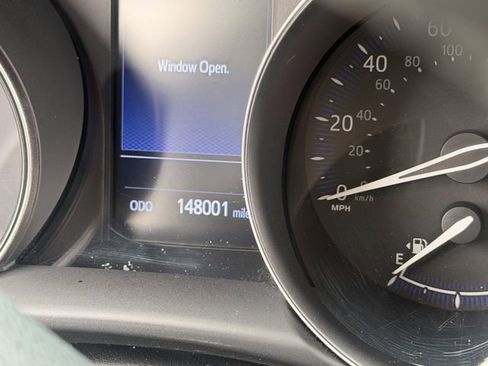 Used 2019 Toyota C-HR Limited FWD image 7