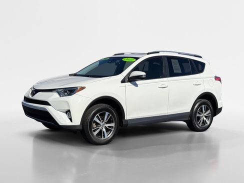 Used 2018 Toyota RAV4 XLE image 3