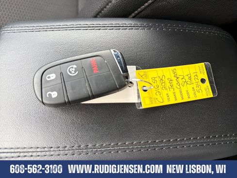 Used 2025 Jeep Compass Trailhawk AWD/4WD image 30