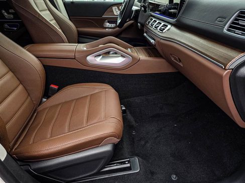 New 2026 Mercedes-Benz GLS 450 4MATIC image 46