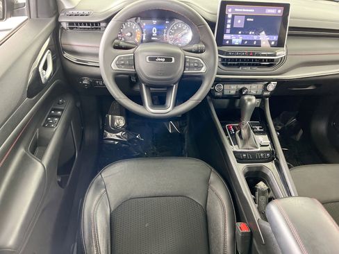 Used 2022 Jeep Compass Trailhawk AWD/4WD image 19