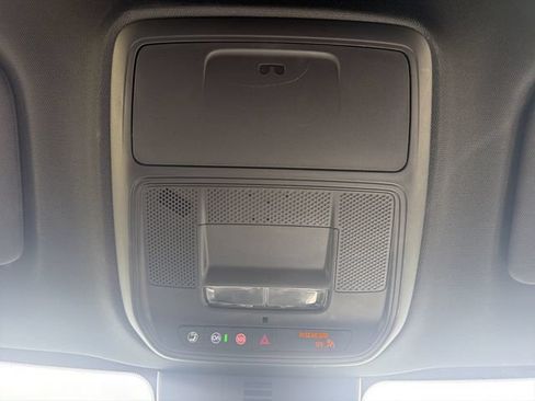 Used 2025 Buick Enclave Preferred AWD/4WD image 33