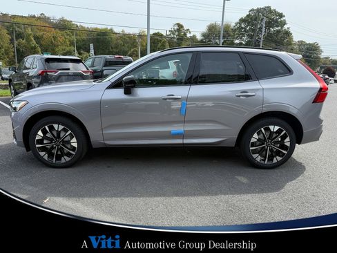 Used 2026 Volvo XC60 B5 Plus w/ Protection Package Premier image 5